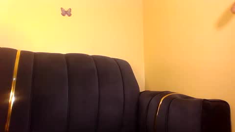 peachie online show from 10-06-25, 04:21