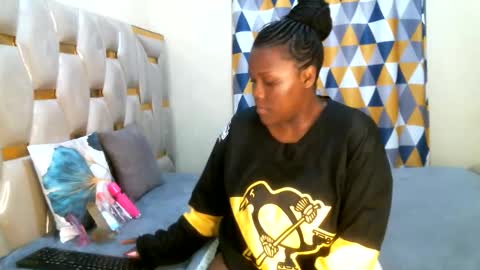 Snapshot of peachygirl255 chatting on 05-18-26, 04:07 Peachy online show from 05-18-26, 04:07