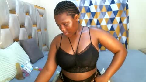 Snapshot of peachygirl255 chatting on 06-05-26, 05:58 Peachy online show from 06-05-26, 05:58