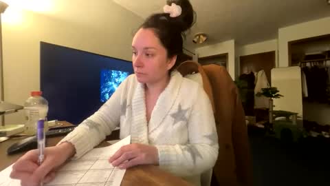 Snapshot of peachyxobsession chatting on 02-12-26, 02:06 PeachyObsession online show from 02-12-26, 02:06