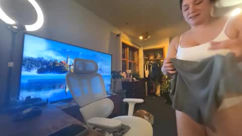 Snapshot of peachyxobsession chatting on 02-16-26, 01:02 PeachyObsession online show from 02-16-26, 01:02