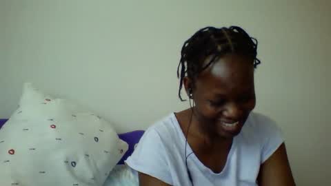 Snapshot of peacockxx chatting on 09-16-25, 08:48 peacockxx online show from 09-16-25, 08:48