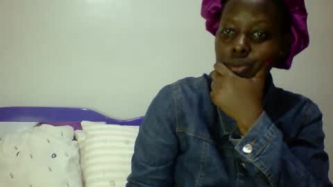 Snapshot of peacockxx chatting on 09-23-25, 05:43 peacockxx online show from 09-23-25, 05:43