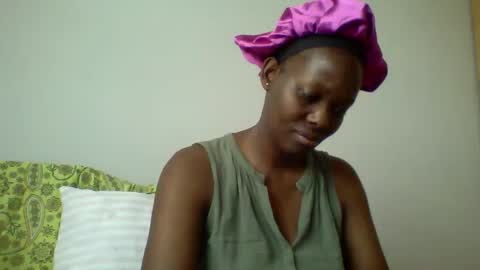 Snapshot of peacockxx chatting on 10-09-25, 10:02 peacockxx online show from 10-09-25, 10:02