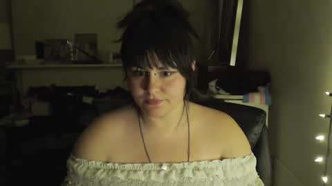 Snapshot of peakobunny chatting on 12-23-25, 05:38 peakobunny online show from 12-23-25, 05:38