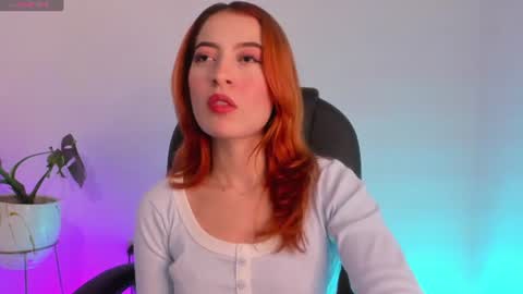 Snapshot of pear__moon chatting on 06-14-26, 06:26 LILLY online show from 06-14-26, 06:26