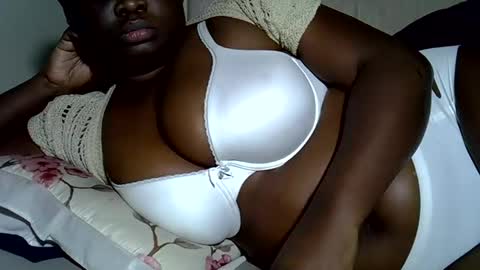 Snapshot of pearl_33 chatting on 10-12-25, 03:49 Keci online show from 10-12-25, 03:49