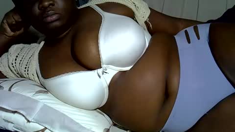 Snapshot of pearl_33 chatting on 11-09-25, 08:01 Keci online show from 11-09-25, 08:01