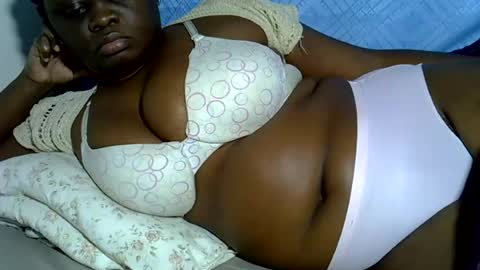 Snapshot of pearl_33 chatting on 06-09-26, 02:06 Keci online show from 06-09-26, 02:06