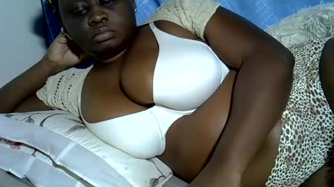 Snapshot of pearl_33 chatting on 06-25-26, 03:28 Keci online show from 06-25-26, 03:28