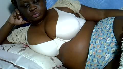 Snapshot of pearl_33 chatting on 06-25-26, 11:04 Keci online show from 06-25-26, 11:04