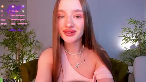 Snapshot of pearl_bloom chatting on 05-12-26, 11:13 Sex Leah online show from 05-12-26, 11:13