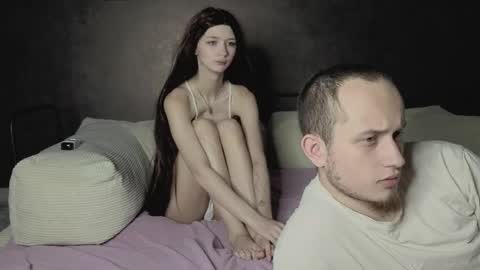 Snapshot of pearl_couple chatting on 05-26-26, 09:05 Rina and Max online show from 05-26-26, 09:05