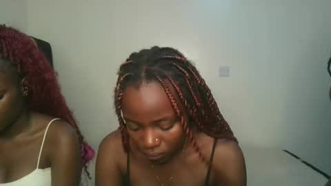 Snapshot of pearl_velvet chatting on 11-09-25, 05:44 vel online show from 11-09-25, 05:44