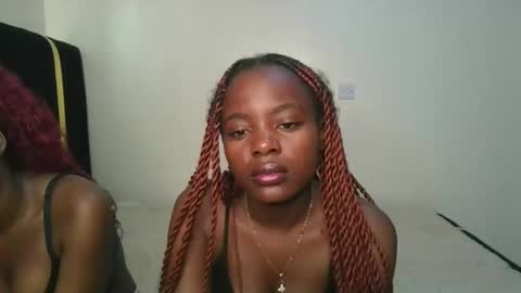 Snapshot of pearl_velvet chatting on 11-10-25, 05:50 vel online show from 11-10-25, 05:50