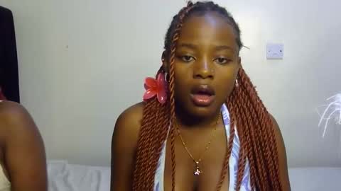 Snapshot of pearl_velvet chatting on 11-13-25, 07:02 vel online show from 11-13-25, 07:02