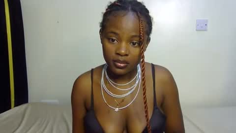 Snapshot of pearl_velvet chatting on 11-19-25, 03:06 vel online show from 11-19-25, 03:06