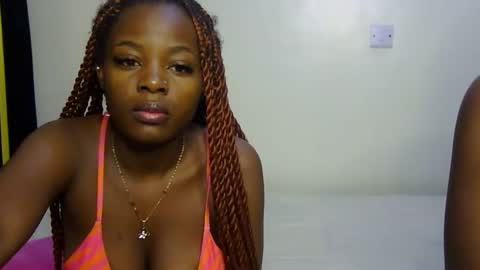 Snapshot of pearl_velvet chatting on 11-23-25, 03:28 vel online show from 11-23-25, 03:28