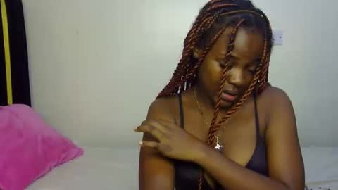 Snapshot of pearl_velvet chatting on 11-23-25, 04:07 vel online show from 11-23-25, 04:07