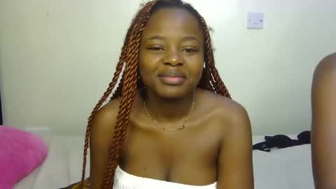 Snapshot of pearl_velvet chatting on 11-24-25, 04:18 vel online show from 11-24-25, 04:18