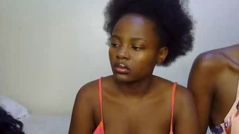 Snapshot of pearl_velvet chatting on 12-04-25, 06:49 vel online show from 12-04-25, 06:49