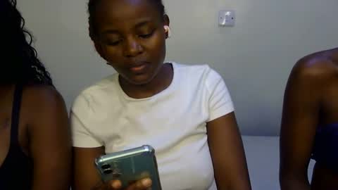 Snapshot of pearl_velvet chatting on 12-19-25, 06:26 vel online show from 12-19-25, 06:26