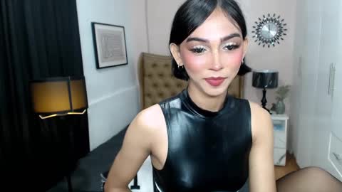 Snapshot of pearlmoore chatting on 03-12-25, 10:50 Pearl online show from 03-12-25, 10:50