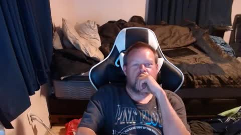 Snapshot of pecker40 chatting on 12-19-24, 03:18 pecker40 online show from 12-19-24, 03:18