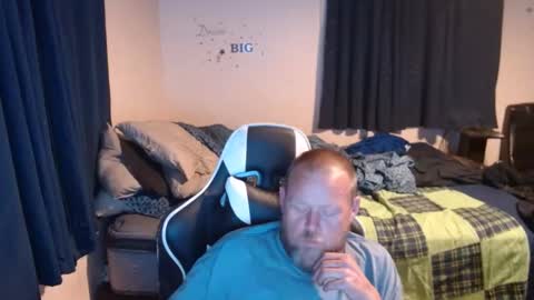 Snapshot of pecker40 chatting on 01-05-25, 02:06 pecker40 online show from 01-05-25, 02:06