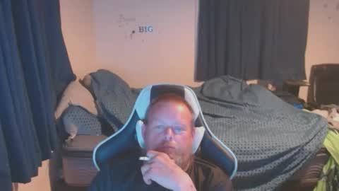 Snapshot of pecker40 chatting on 02-06-25, 02:00 pecker40 online show from 02-06-25, 02:00