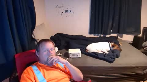 Snapshot of pecker40 chatting on 12-13-25, 10:37 pecker40 online show from 12-13-25, 10:37