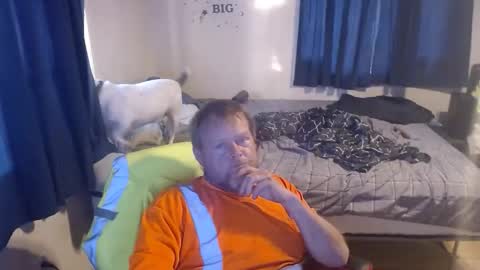 Snapshot of pecker40 chatting on 02-28-26, 10:22 pecker40 online show from 02-28-26, 10:22