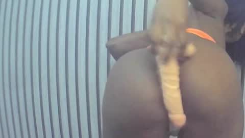 Lizzy online show from 10-22-25, 07:02