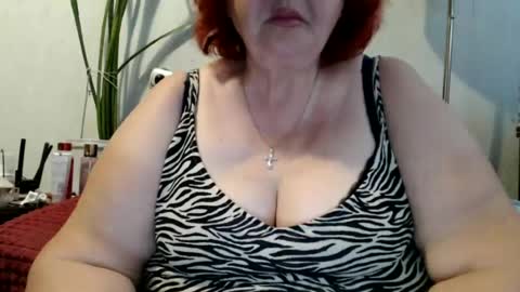 Snapshot of peggysoft chatting on 06-11-26, 04:49 PeggySoft online show from 06-11-26, 04:49