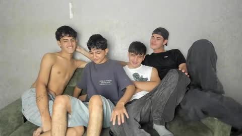 Snapshot of pelusos_mens chatting on 04-30-26, 08:15 CAIN-19 ALLEN-18 RONALD-18 AUSTIN-18 MOD DANTE online show from 04-30-26, 08:15