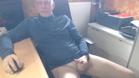 Pemue65 online show from 04-21-26, 07:03