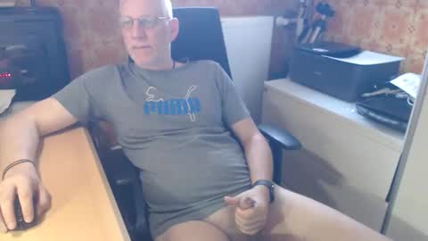 Pemue65 online show from 04-30-26, 06:53