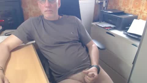 Pemue65 online show from 05-20-26, 11:27