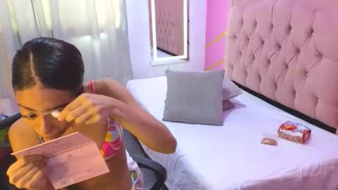 Snapshot of peneelopeecute chatting on 12-19-25, 09:00 peneelopeecute online show from 12-19-25, 09:00