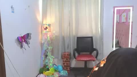 Snapshot of peneelopeecute chatting on 01-06-26, 05:49 peneelopeecute online show from 01-06-26, 05:49