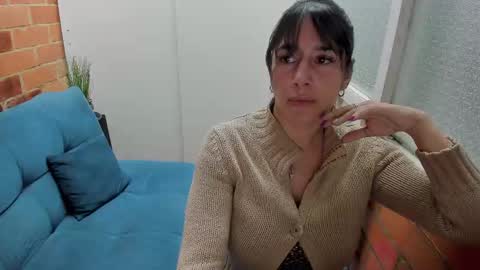 Snapshot of penelope47 chatting on 09-23-25, 06:33 Penelope online show from 09-23-25, 06:33