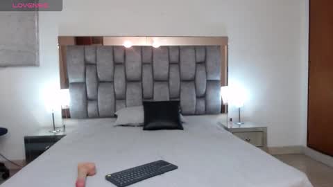 penelope_petit18 online show from 10-24-25, 07:27