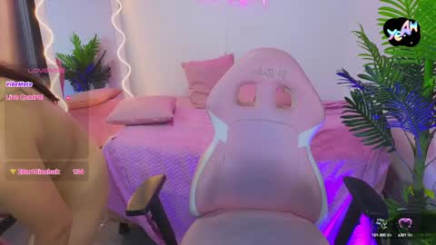 Snapshot of penelope_tay chatting on 01-18-25, 09:55 penelope online show from 01-18-25, 09:55