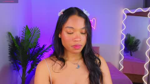 Snapshot of penelope_tay chatting on 02-05-25, 03:34 penelope online show from 02-05-25, 03:34