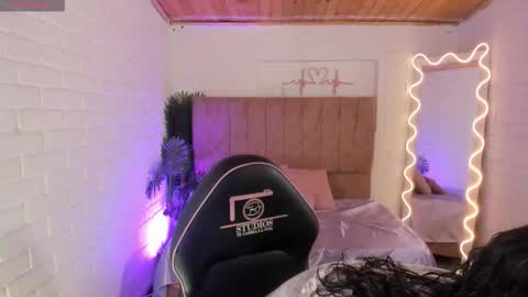 Snapshot of penelope_tay chatting on 11-10-25, 03:38 penelope online show from 11-10-25, 03:38