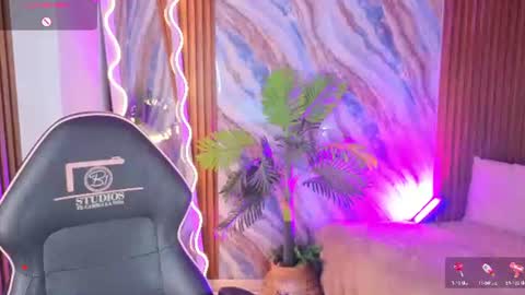 Snapshot of penelope_tay chatting on 06-15-26, 02:47 penelope online show from 06-15-26, 02:47