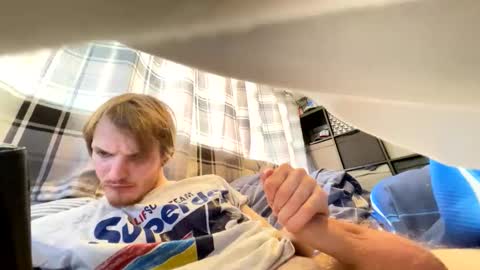 Snapshot of penguin666778 chatting on 09-09-25, 05:12 Penguin online show from 09-09-25, 05:12