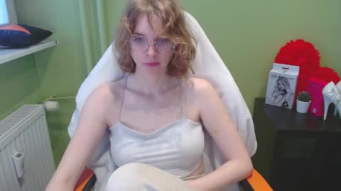 Snapshot of penny_lust chatting on 12-03-25, 08:00 Penny online show from 12-03-25, 08:00