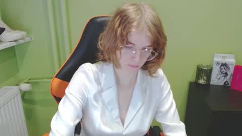 Snapshot of penny_lust chatting on 12-15-25, 07:45 Penny online show from 12-15-25, 07:45