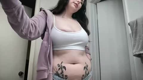 Snapshot of pennybabyy chatting on 02-19-26, 11:45 Penny Lane online show from 02-19-26, 11:45